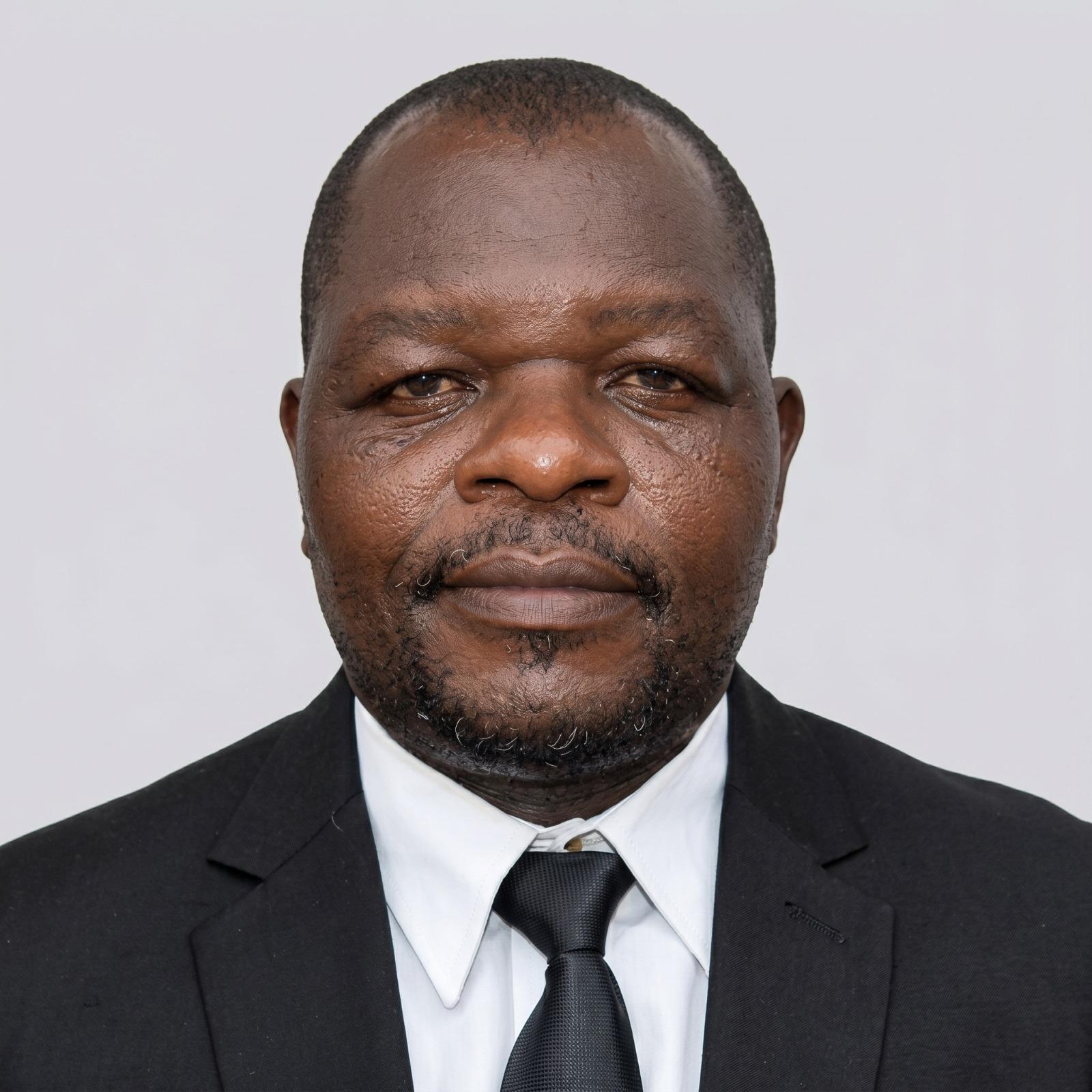 Mr William Aponglen